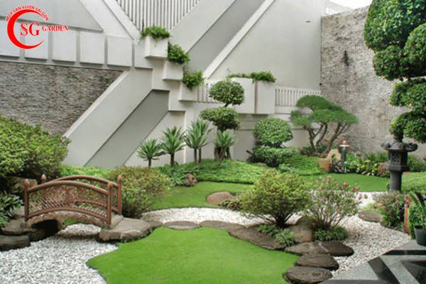 thiết kế sân vườn sau nhà 52